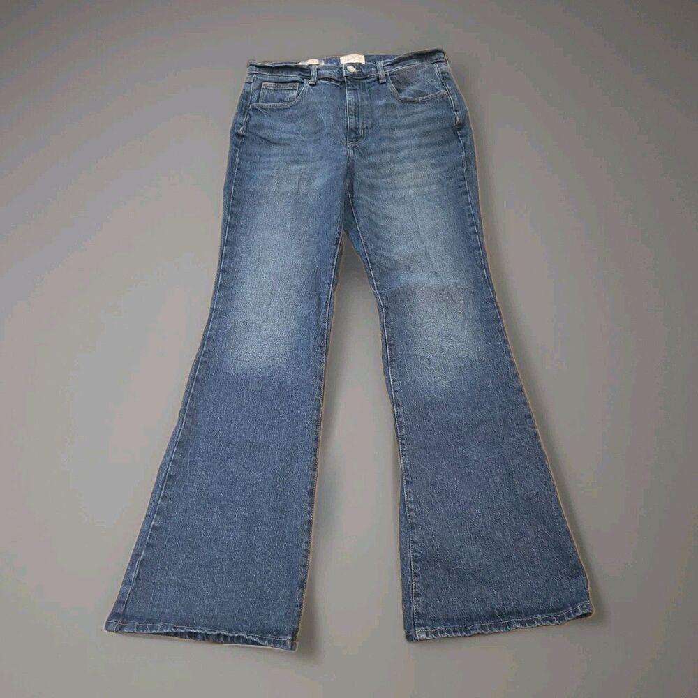 Universal Thread High Rise Flare Jeans Womens 10R Medium Wash Blue High Waisted - Picture 2 of 7